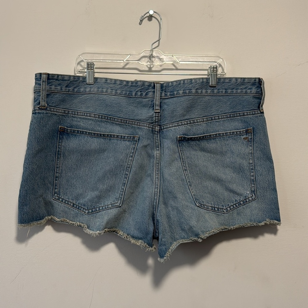 Madewell Blue Distressed Jean Shorts Relaxed Fit in Size 33 - Picture 9 of 10